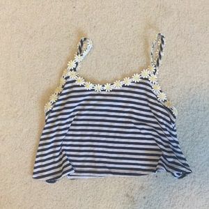Daisy Sleeve crop top